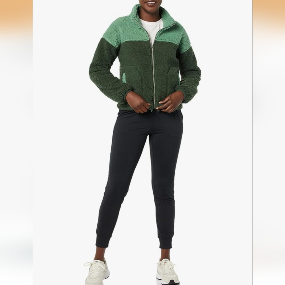 Amazon Essentials Women's Fleece Zip-Up Sherpa Jacket with Stand Neck